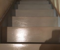 geschilderde trap in french linen met lacquer gloss